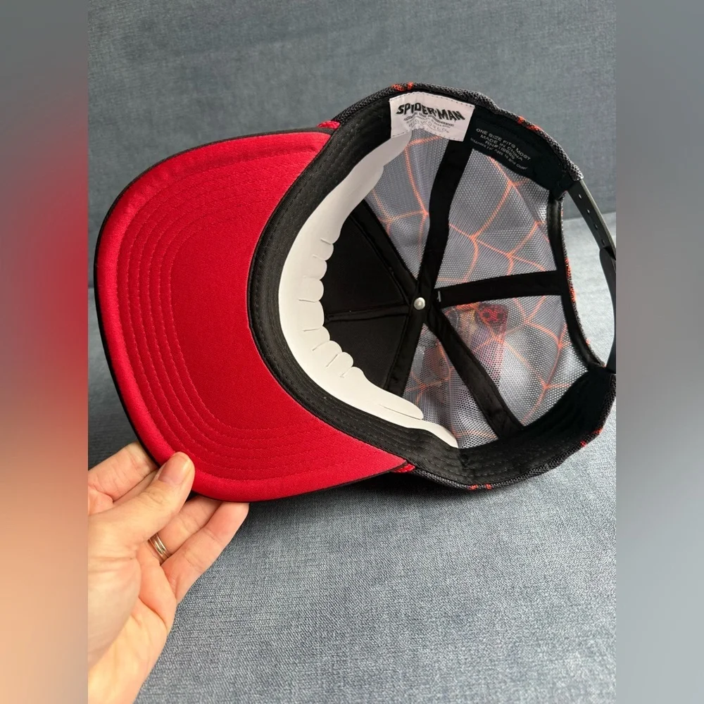 Bioworld Spider-Man Unisex Adjustable Mesh Snap Back Trucker Hat New Embroidered